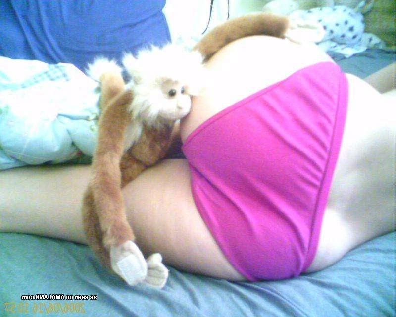 15P Amateur teen girlfriends strip and tease for homemade snapshots