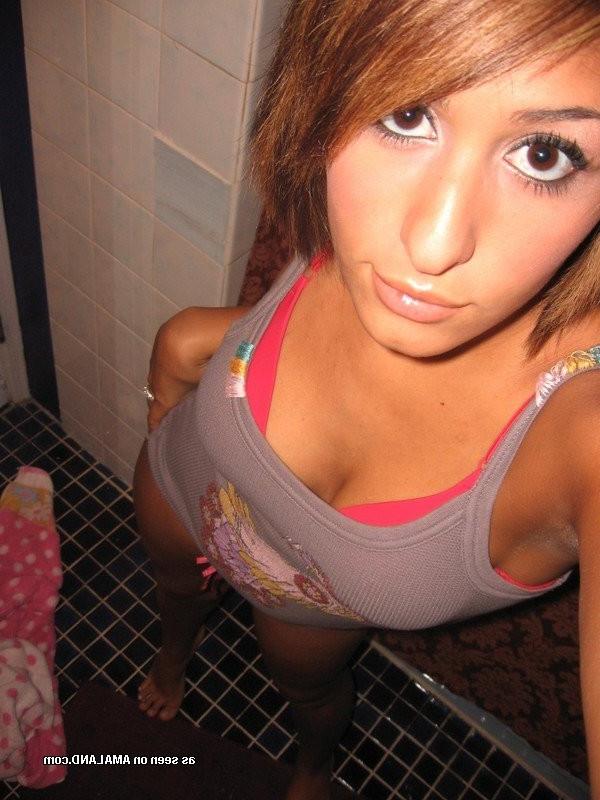 15P Amateur eighteen year old girlfriends stripping in homemade pix