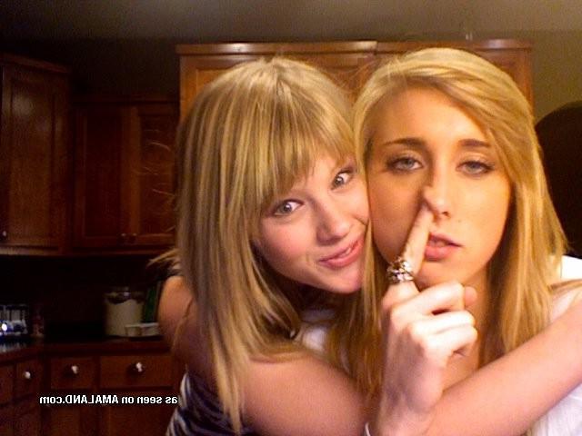 15P Amateur teen girlfriends next door in real homemade snapshots