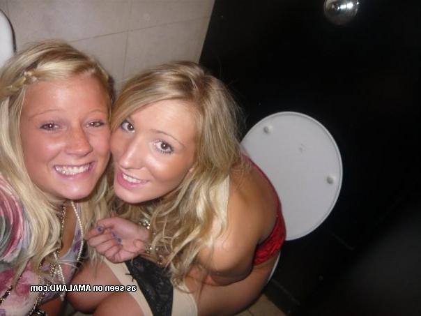 15P Gorgeous amateur teen college girlfriends strip in homemade pix