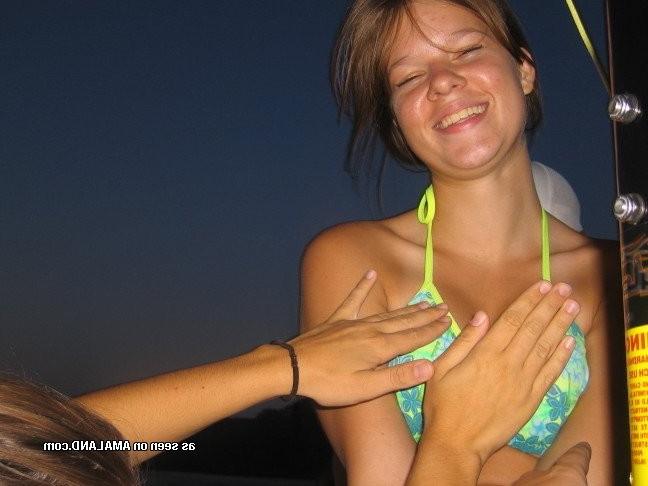 15P Incredible amateur teen girlfriends showing off in homemade pix