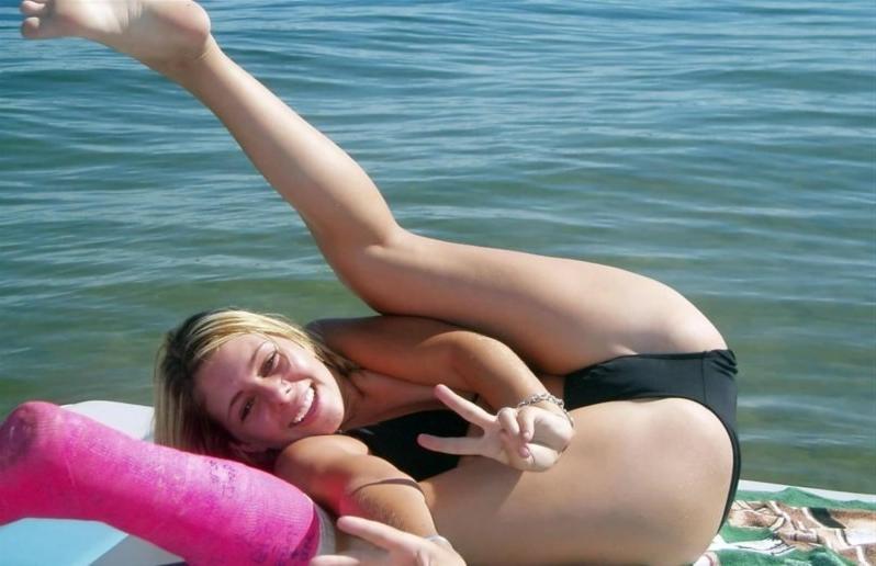 15P Incredible amateur teen girlfriends showing off in homemade pix
