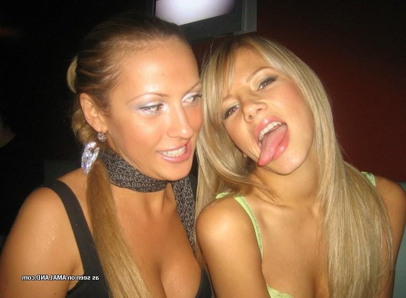 15P Cute amateur eighteen year old GFs in homemade pix
