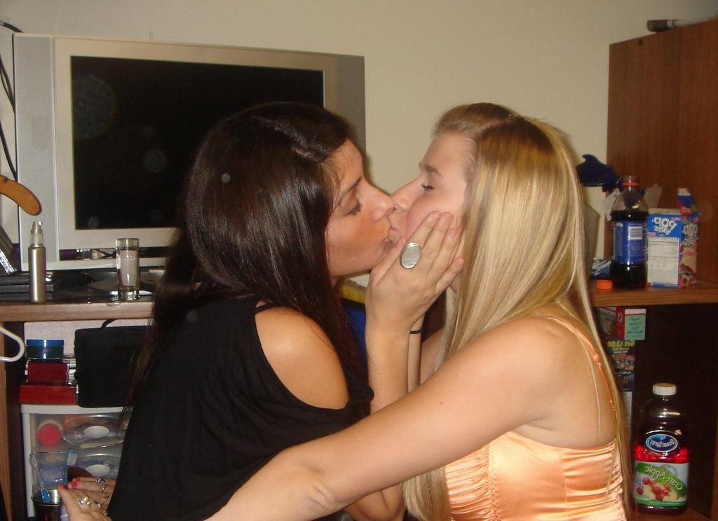 15P Various amateur barely legal girlfriends teasing