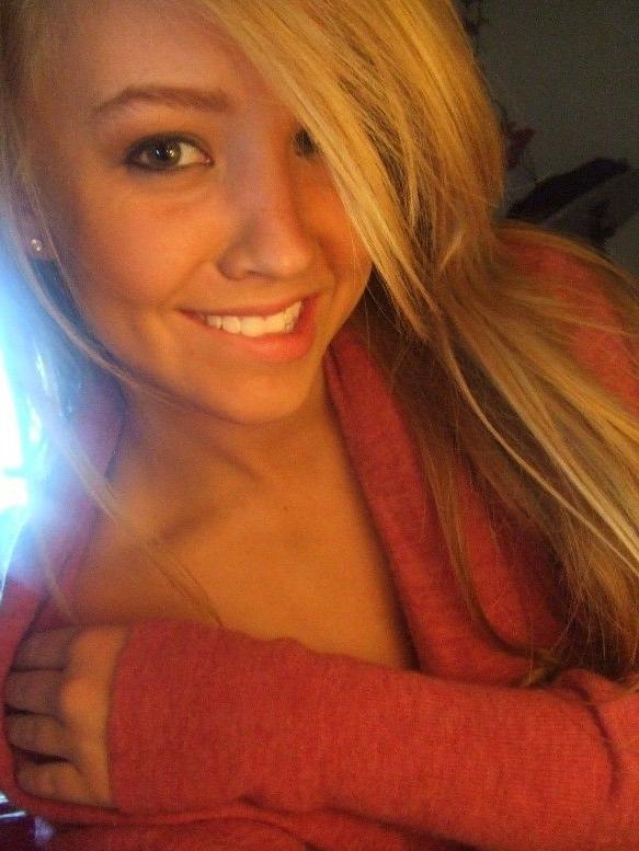15P Homemade collection of amateur teen girlfriends