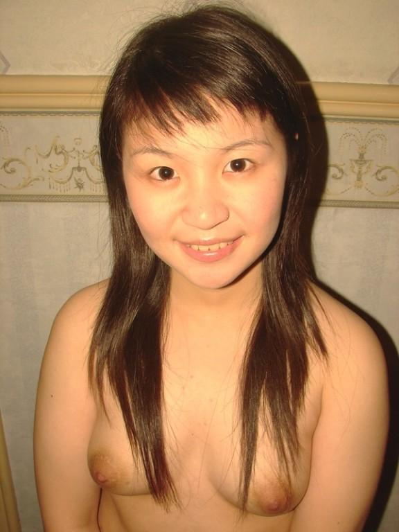 15P Chubby amateur Asian girlfriend strips and poses in homemade pix