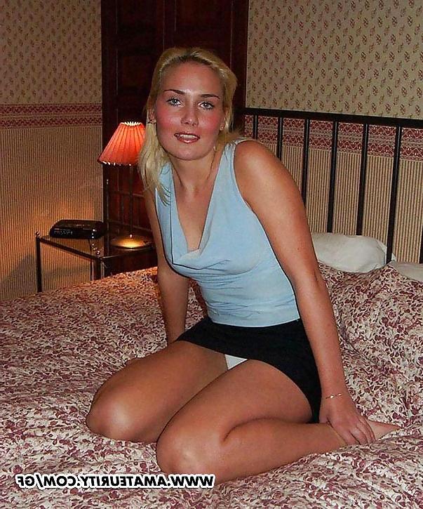 20P Very hot blond amateur ex girlfriend posing nude