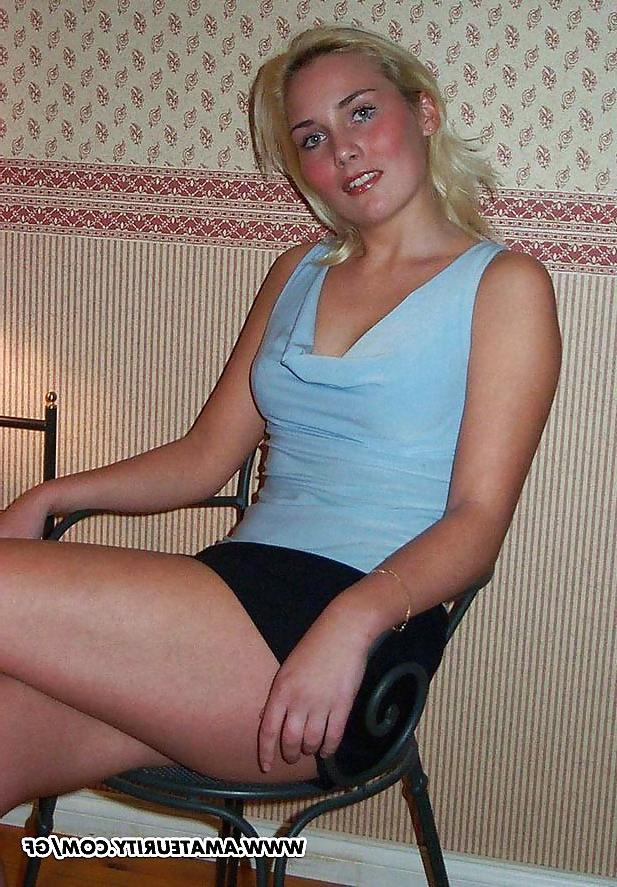 20P Very hot blond amateur ex girlfriend posing nude