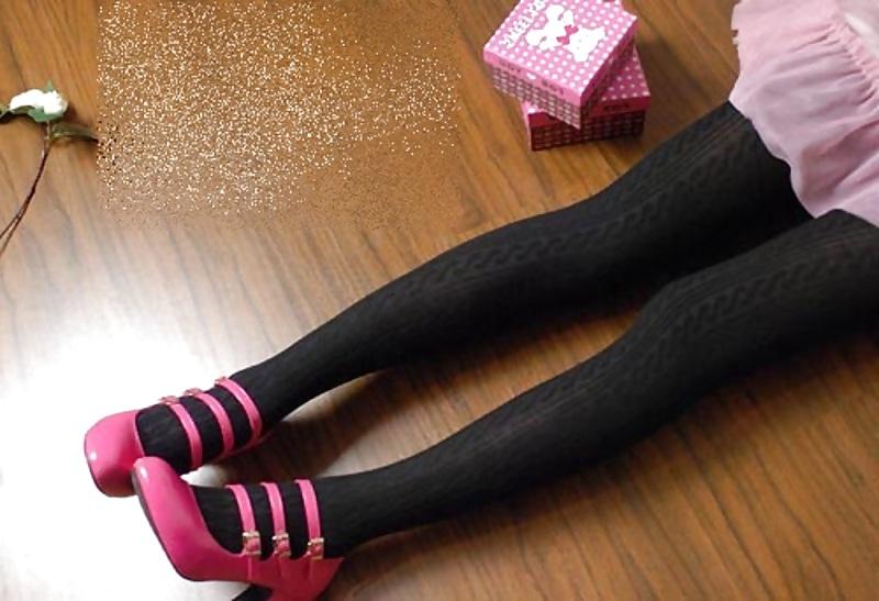 22P Sexy amateur girls in pantyhose