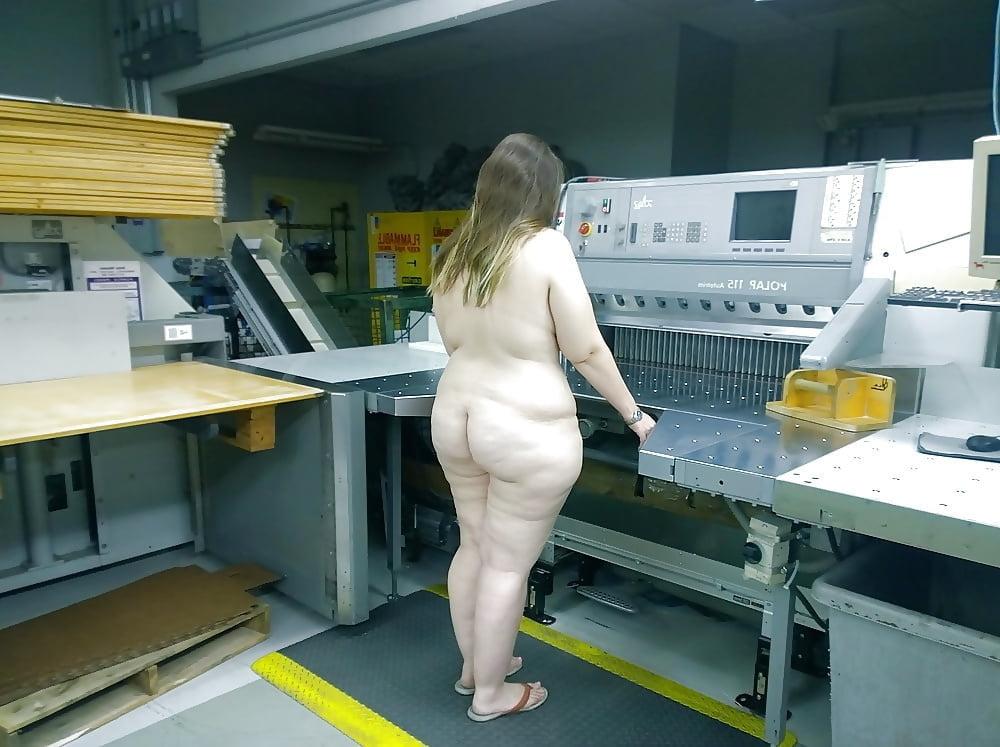25P Amateur In USA (022) Unknown girl are nude in public &amp; work