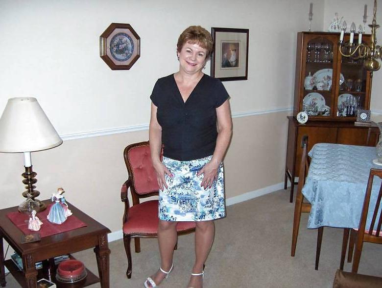 25P Wife Granny with two black cock
