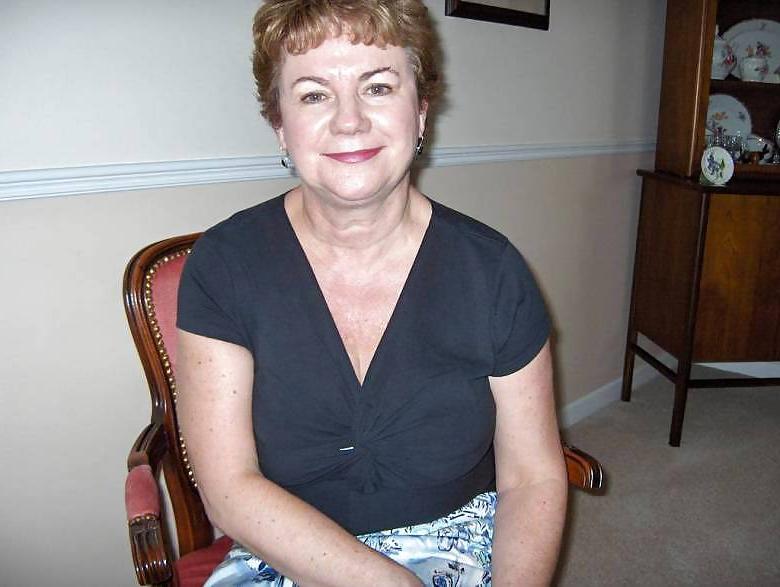 25P Wife Granny with two black cock