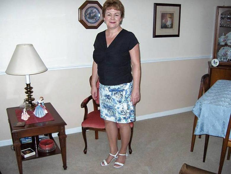 25P Wife Granny with two black cock
