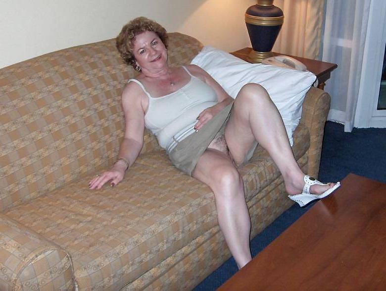 25P Wife Granny with two black cock