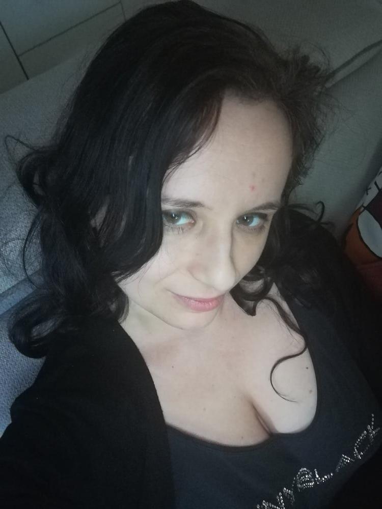 24P Ania 36 Merzhausen - Polish busty amateur in Germany.