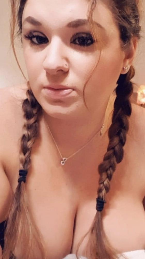 19P British amateur in lingerie