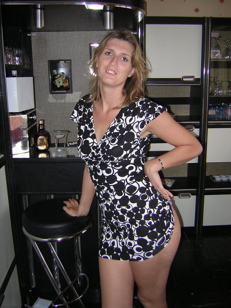 20P French amateur in sexy pose 2