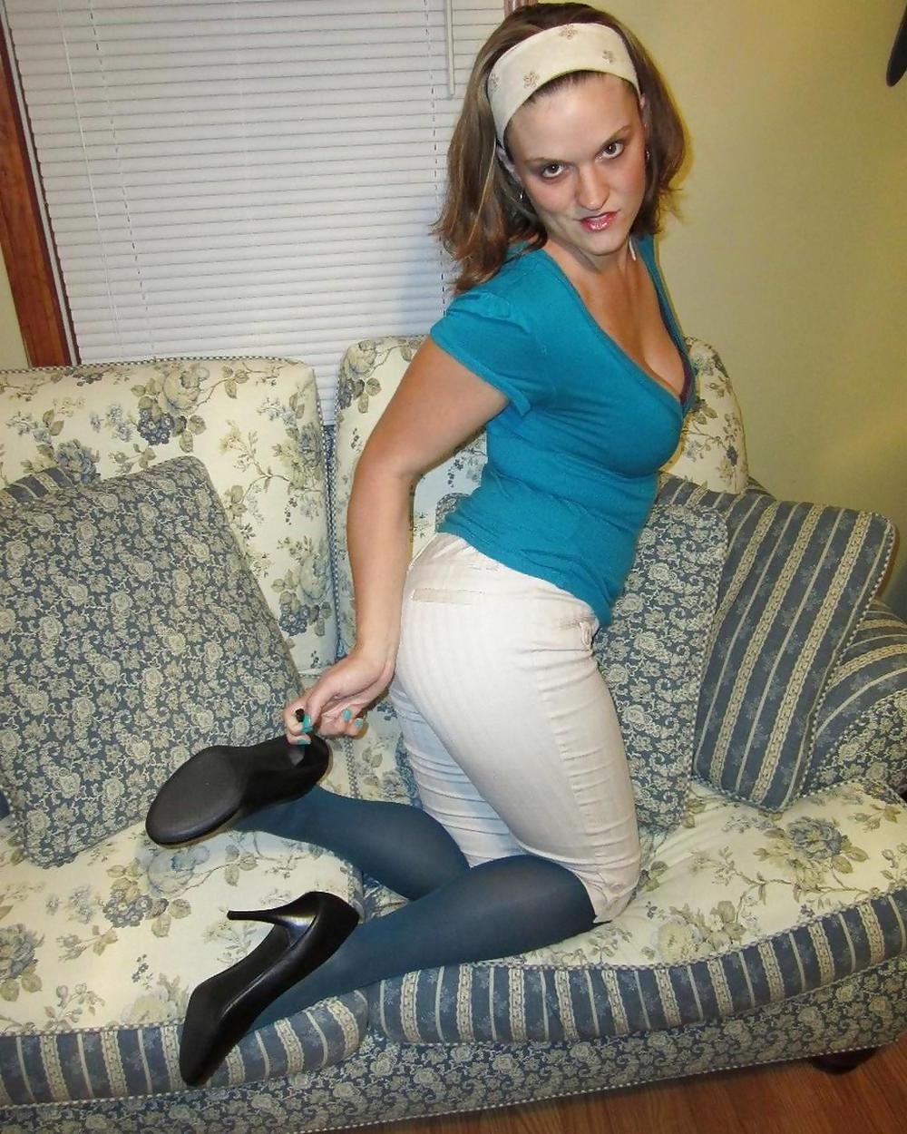 25P AMATEUR SLUT IN PANTYHOSE