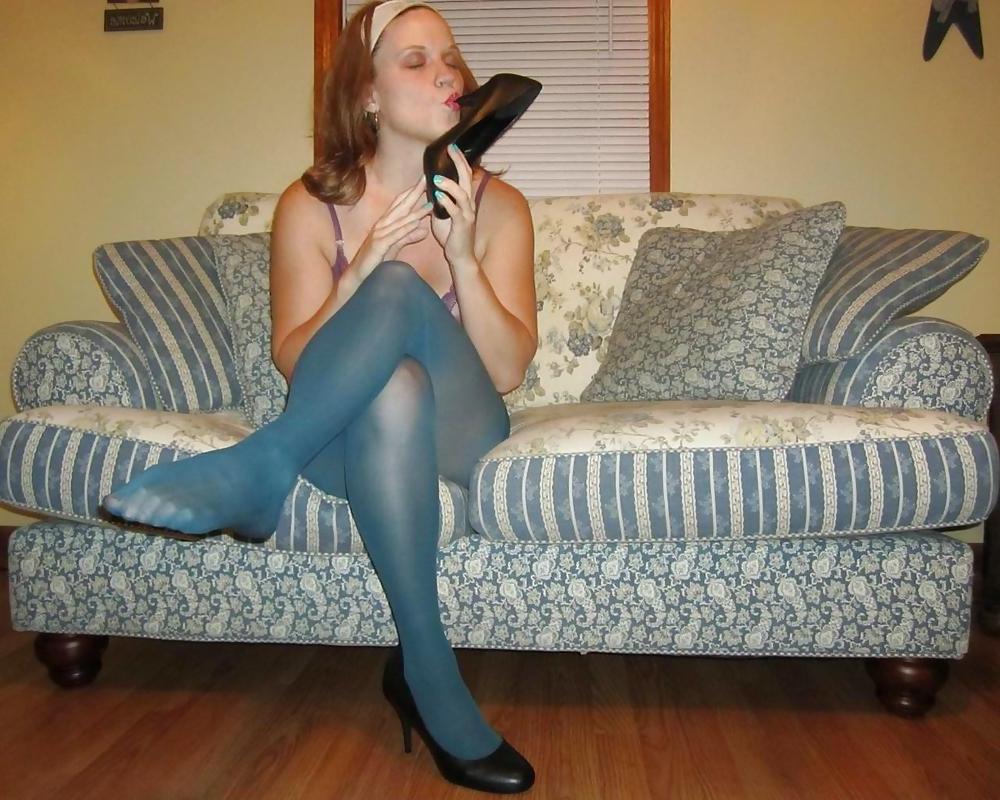 25P AMATEUR SLUT IN PANTYHOSE