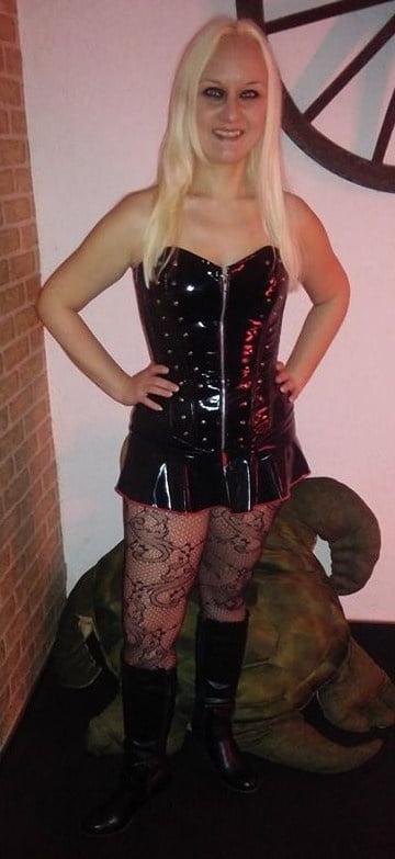 25P Horny amateur MILF Yvonne in hot dress 2