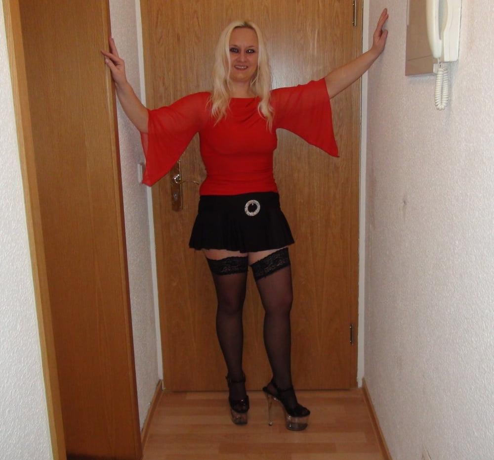 25P Horny amateur MILF Yvonne in hot dress 2
