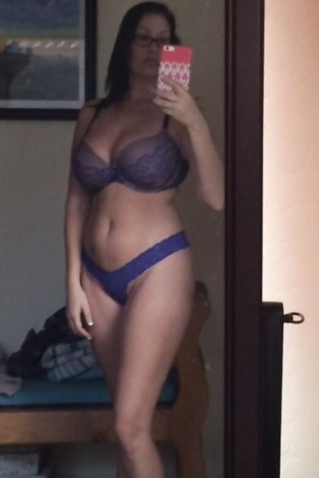 18P Amateur-MILF