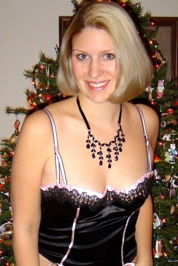 25P Amateur MILF A Mix of MILFs 4 Great Smiles
