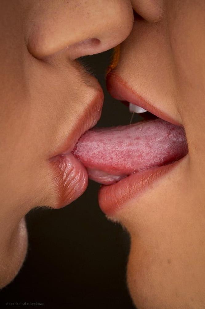 20P lesbians - lesbiennes 11