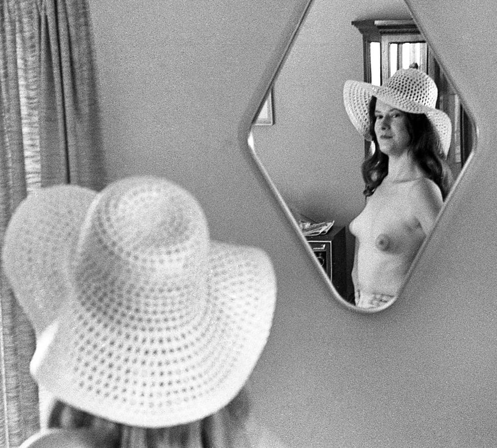25P Vintage Amateur MILF 6 Wife Model