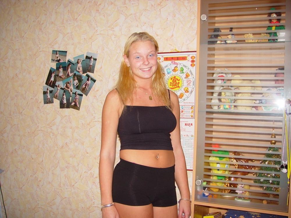 25P 2 dutch girls going dutch