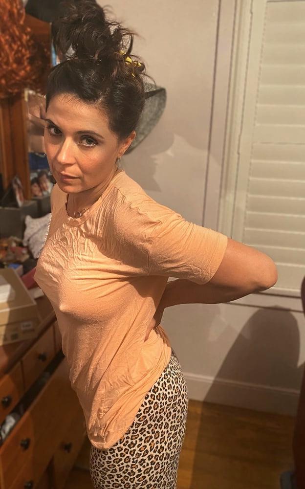 25P Amateur MILF 128 Big TEASE