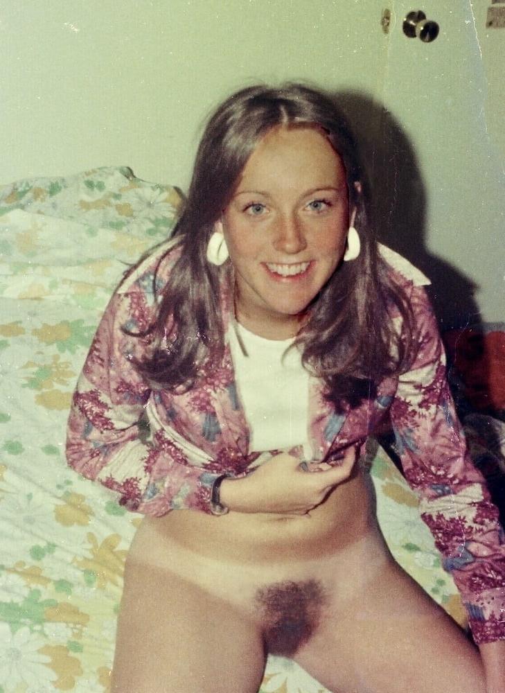 25P Vintage Amateur MILFs 3