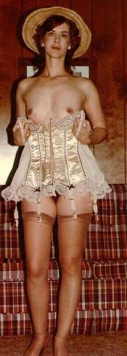 25P Vintage Amateur MILFs 3