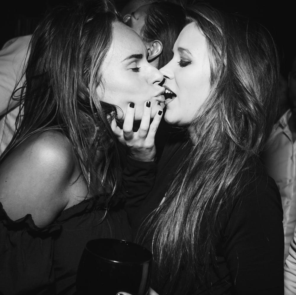 20P Girls on Girls (10)