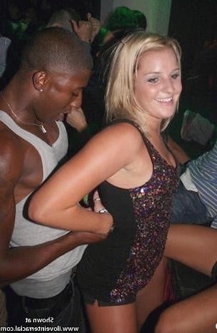 25P White Wives Don't Need Tinder