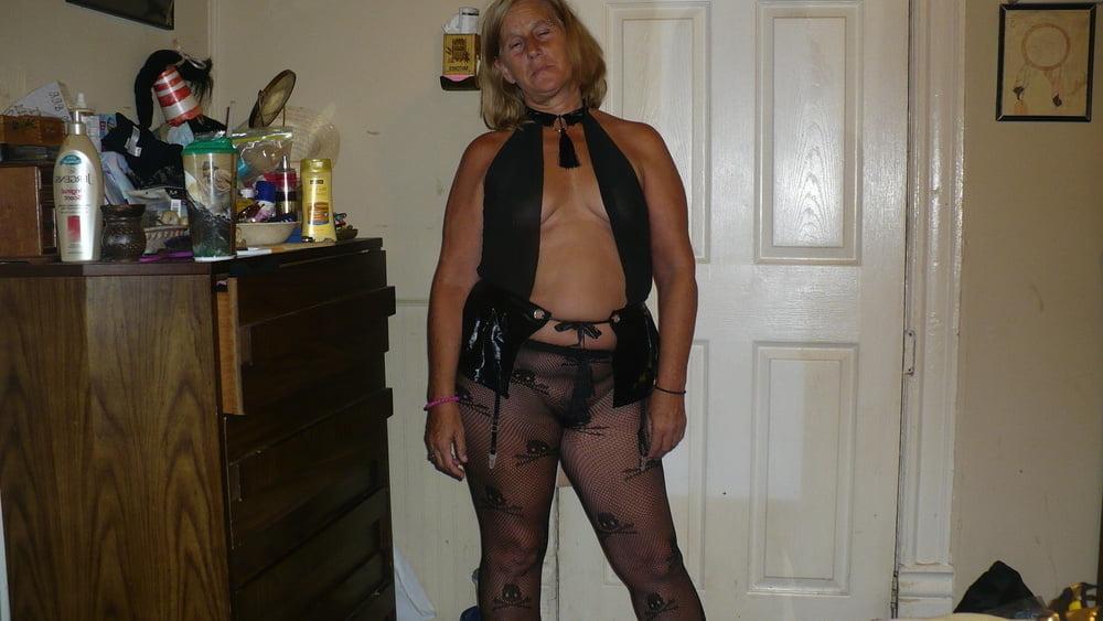 14P Q Q  S DEE Showing Off BBC Meeting outfits