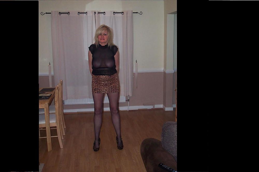 14P UK Amateur Slut Milf Samantha 24