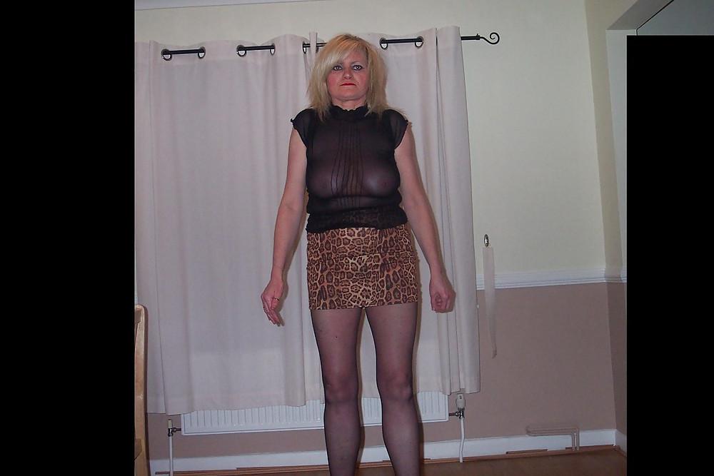 14P UK Amateur Slut Milf Samantha 24