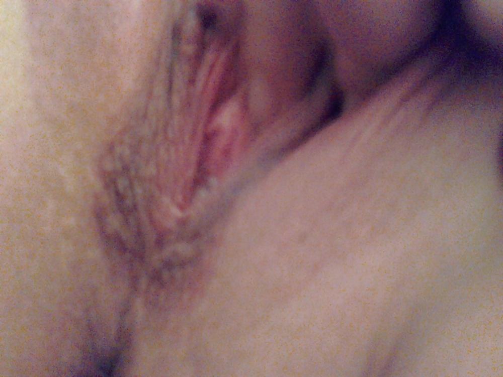 16P Wife getting her pussy ready 2 squirt vid 