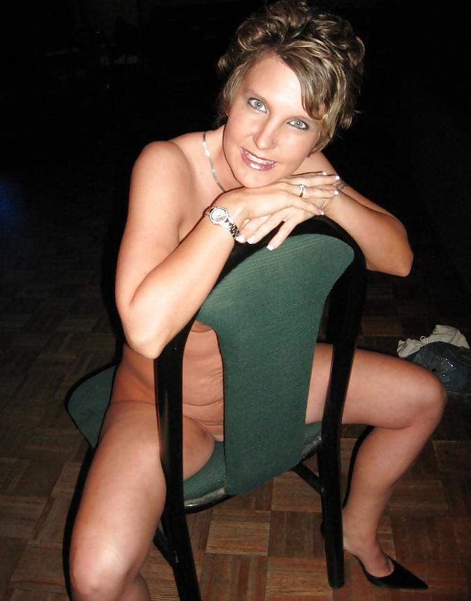 25P Horny Amateur MILF