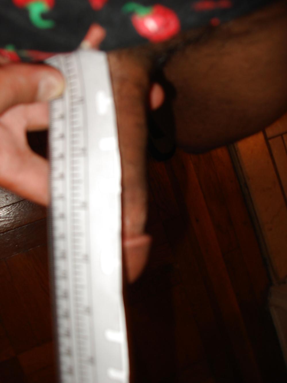 10P Hey measure that pinky dick !!