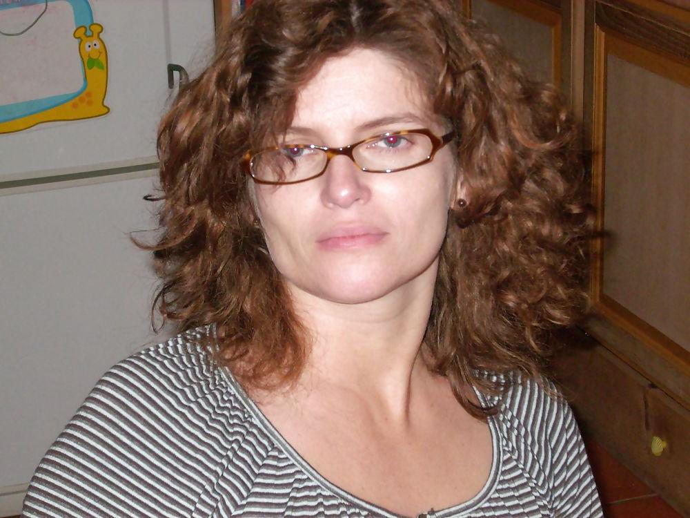 25P Brunette amateur milf