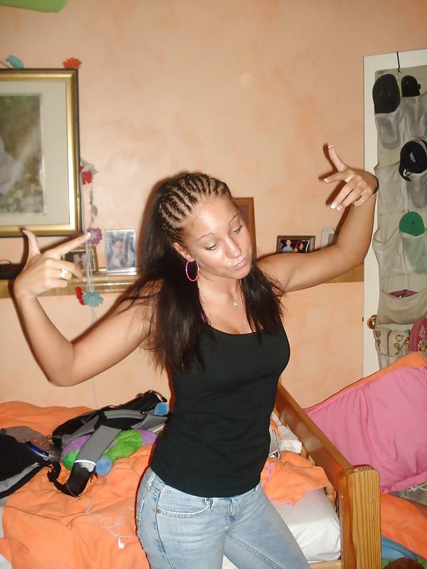 15P THUGNASTY'S BITCH 