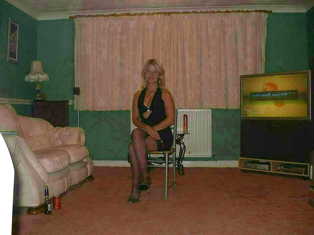25P UK Amateur Milf Vanessa Simmonds