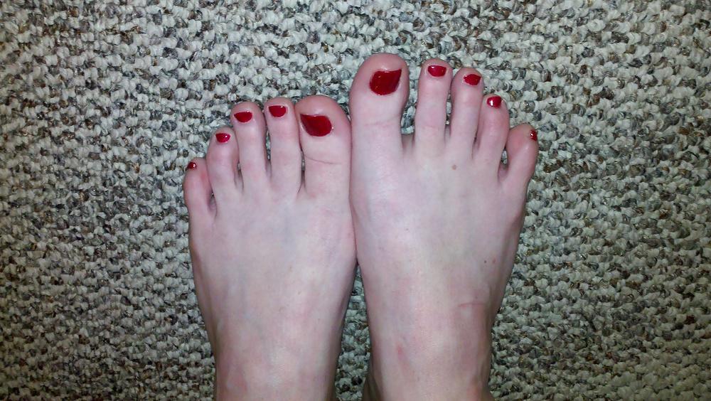 24P My redhead friend's feet and toes 