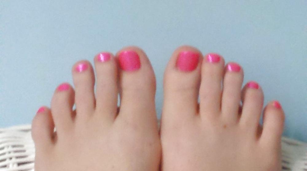 24P My redhead friend's feet and toes 