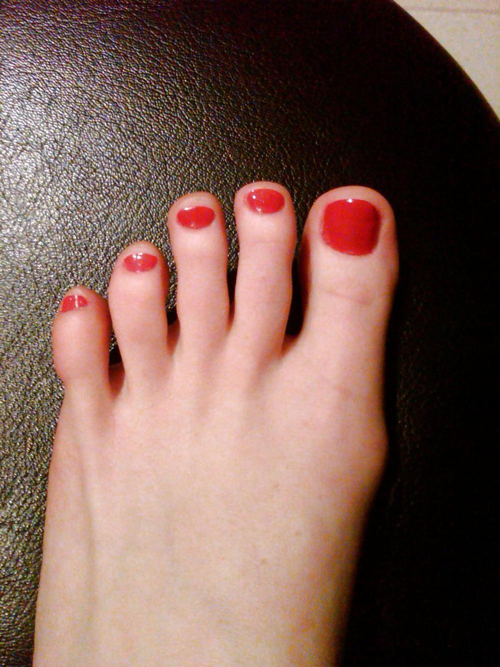24P My redhead friend's feet and toes 