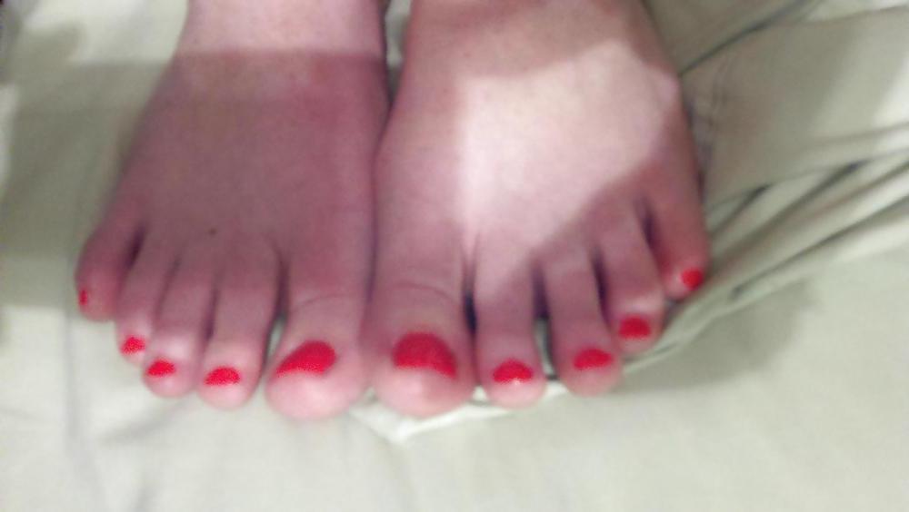 24P My redhead friend's feet and toes 
