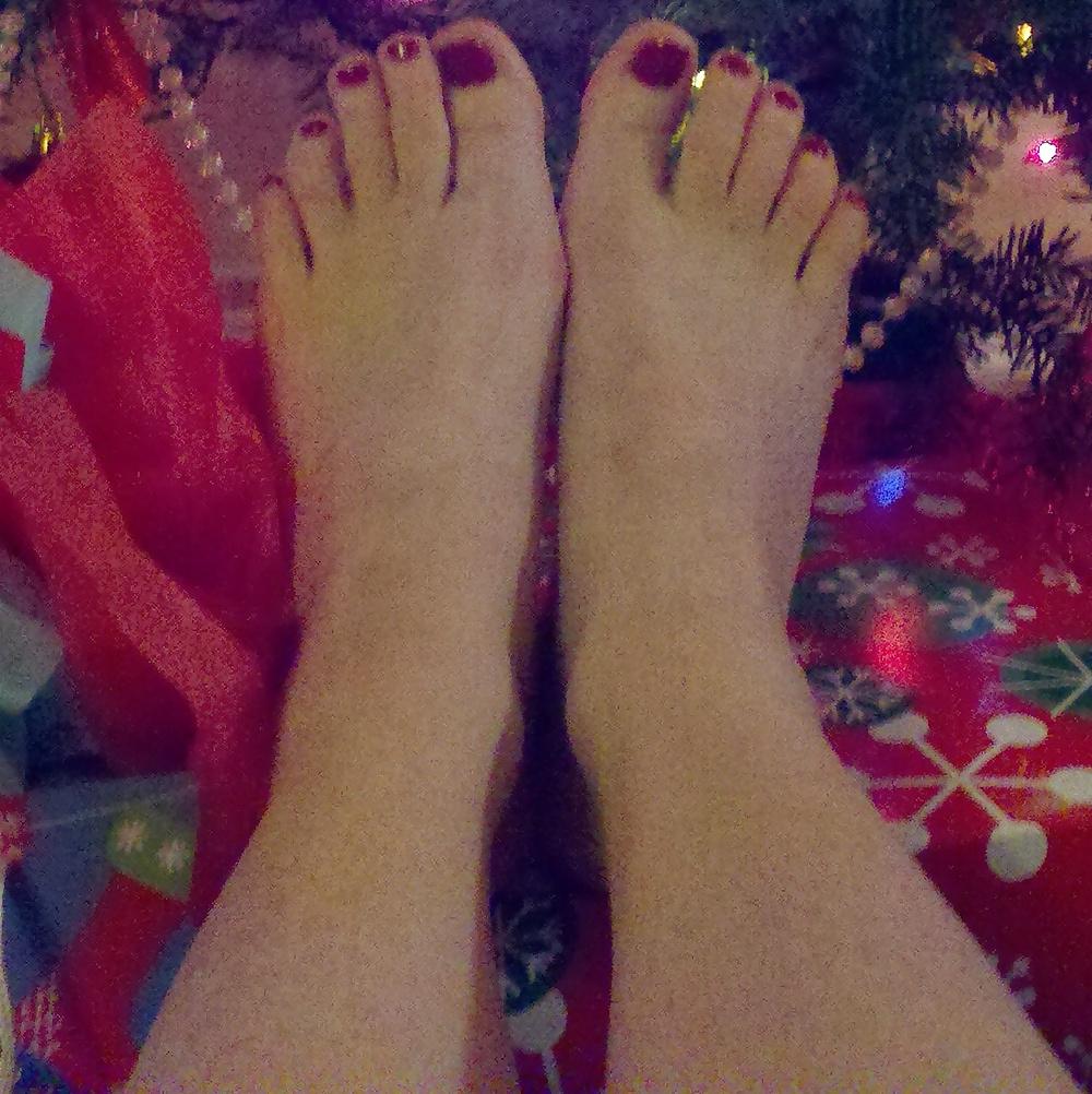 24P My redhead friend's feet and toes 