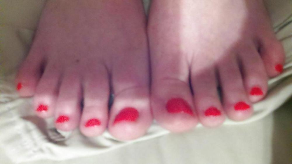 24P My redhead friend's feet and toes 